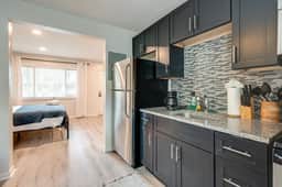 Melrose Studio - Pool & Free Parking Near Downtown - Image 2