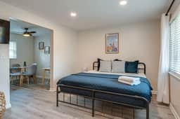 Melrose Studio - Pool & Free Parking Near Downtown - Image 4