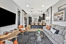 Nashville Designer PH City Views + Rooftop Access - Image 2