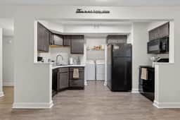 New Convenient Getaway near USC & Riverwalk Trails - Image 2