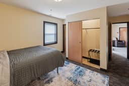 Private Balcony & Fast WiFi Near OSU & Shopping - Image 5