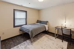 Private Balcony & Fast WiFi Near OSU & Shopping - Image 4