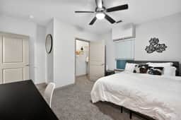 Spacious Stay - Walk to UT+DKR Stadium - Sleeps 6 - Image 5