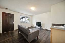 WSU HomeBase Comfort & Convenience Near Airport - Image 2