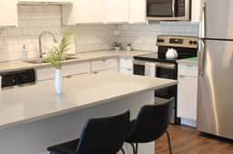 Walk to Campustown Cafes from Stylish Retreat - Image 3