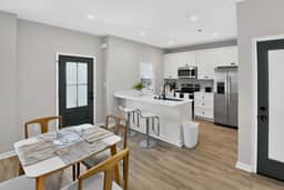 Spacious Group Stay | Soaking Tub & Private Garage - Image 3