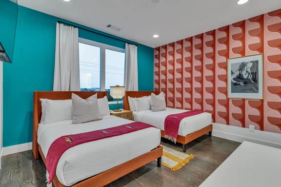 Bachelorette Escape near DT | Game Room + Hot Tub - Image 3
