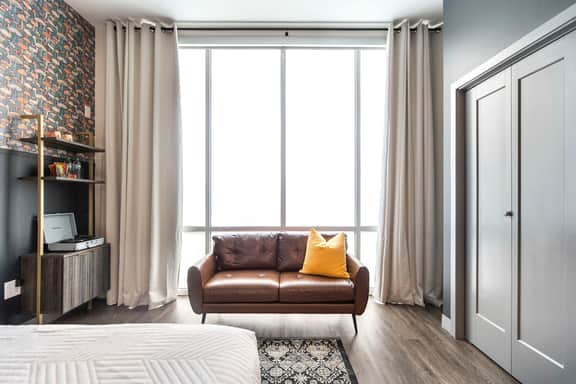 Playful & Bold Stay Steps from Capricorn Studios - Image 2
