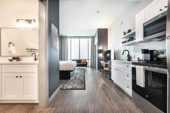 Playful & Bold Stay Steps from Capricorn Studios - Image 5
