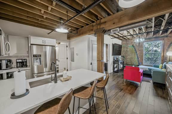 Luxe Getaway Loft + Speakeasy | Stay Near Broadway - Image 2