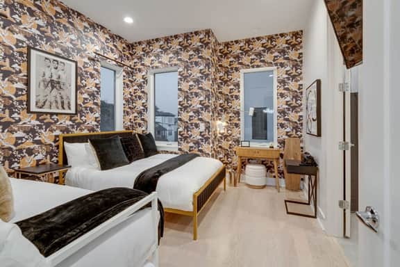 Rooftop Game Room Luxury Home | 1 Mile to Broadway - Image 4