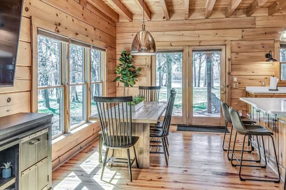 Luxury Lakefront Cabin - Image 4
