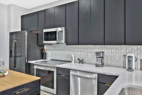 Nashville Designer PH City Views + Rooftop Access - Image 4