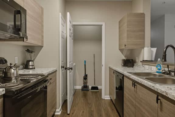 New! Modern Stay Across from UNC-P | Pool & Gym! - Image 4