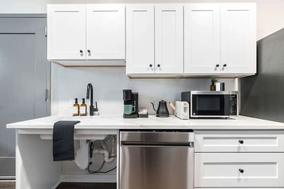 ADA Studio Suite w/ Walk Score 72 & Near Cherry St - Image 3