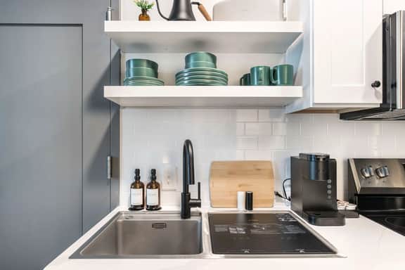 Musically Inspired Dual Stay - Near Cherry Street - Image 5