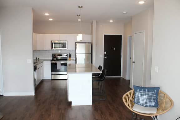 Stylish Campustown Stay with Gym & Balcony - Image 2