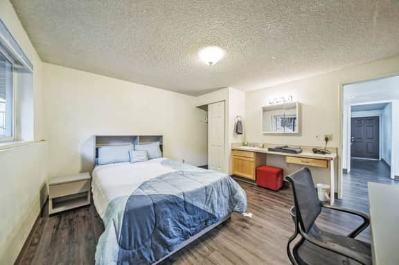 WSU HomeBase Comfortable Stay Minutes from Airport - Image 2