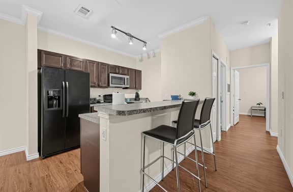 Comfortable Group Escape Near UNT & Downtown - Image 2