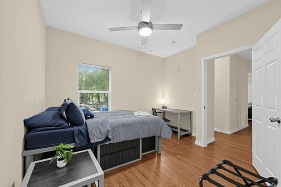 Comfortable Group Retreat Near UNT & Downtown - Image 3