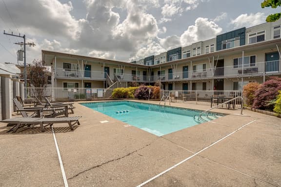 Melrose Studio - Pool & Free Parking Near Downtown - Image 1