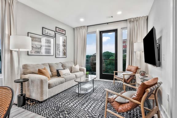 Nashville Designer PH City Views + Rooftop Access - Image 1