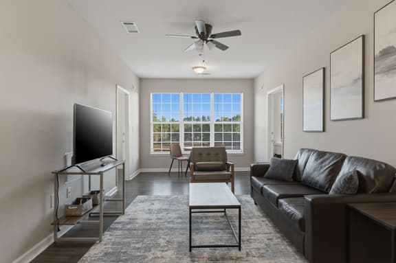 Modern Apt Near UNC Pembroke w/Pool & Gym Access - Image 1